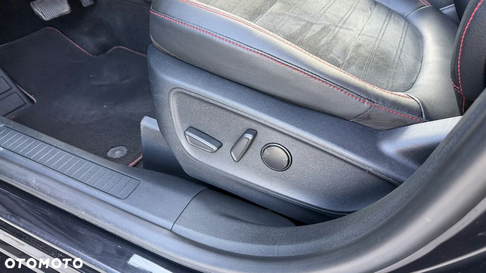 Ford Kuga 2.5P PHEV FWD ST-Line X - 20