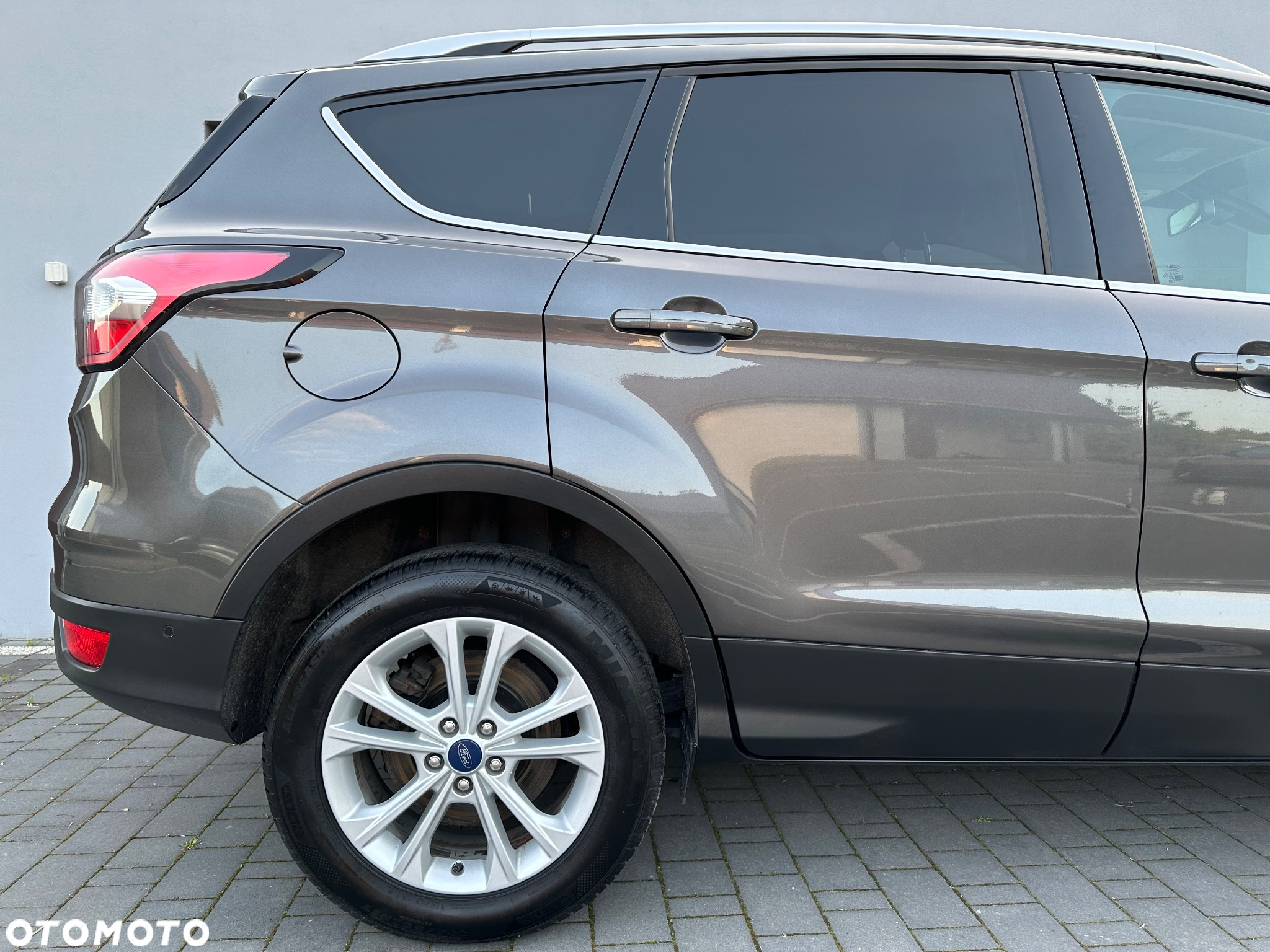 Ford Kuga 1.5 EcoBoost FWD Titanium ASS MMT6 - 4