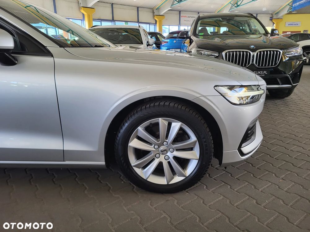 Volvo V60 B4 D Momentum - 3