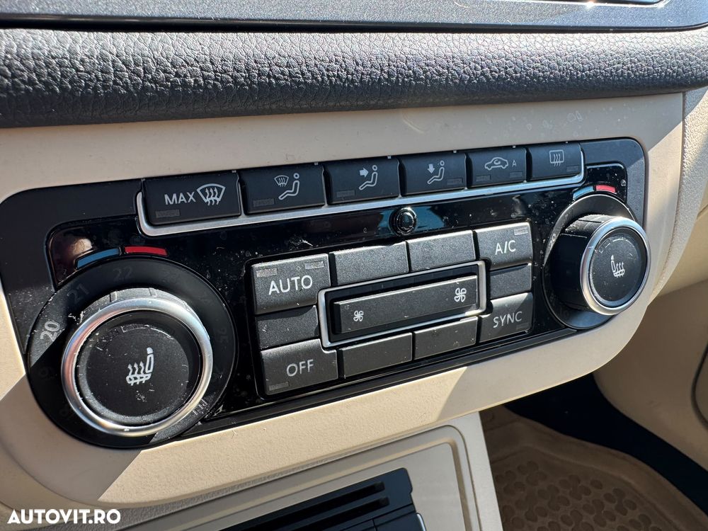 Volkswagen Tiguan - 11