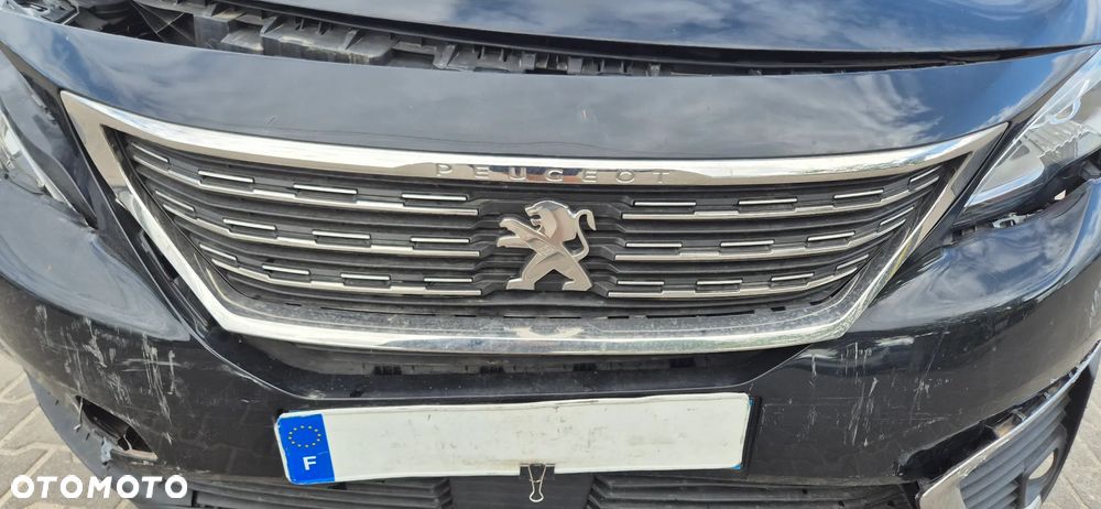 Peugeot 5008 1.2 PureTech Allure S&S EAT8 - 8