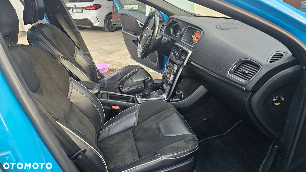 Volvo V40 D4 Drive-E R-Design Momentum - 27
