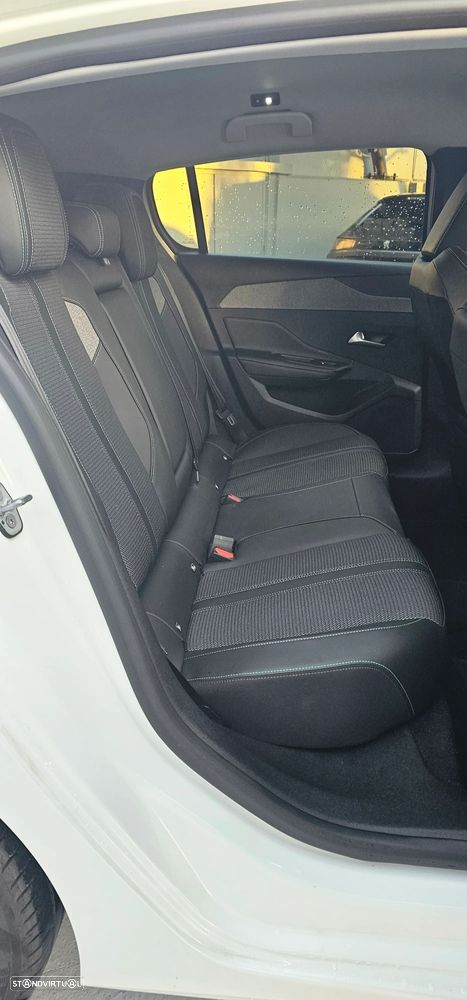 Peugeot 308 1.2 PureTech Allure Full LED EAT8 - 8