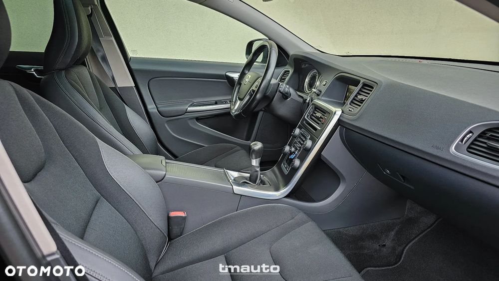 Volvo V60 T4 Momentum - 2