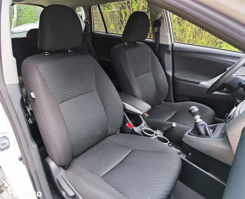 Toyota Verso 2.0 D-4D Sol plus - 19