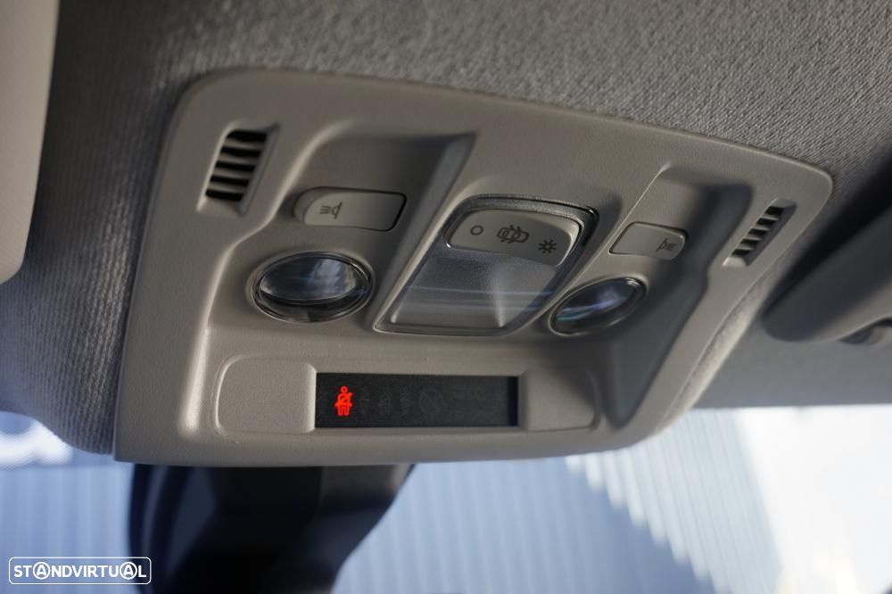 Citroën C3 1.2 PureTech Shine - 24