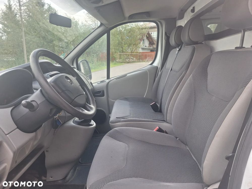 Opel Vivaro - 24