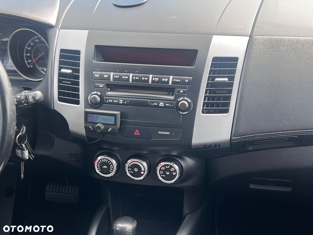 Mitsubishi Outlander 2.0 2WD CVT Invite - 30