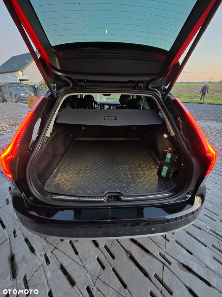 Volvo V90 Cross Country D5 AWD - 36