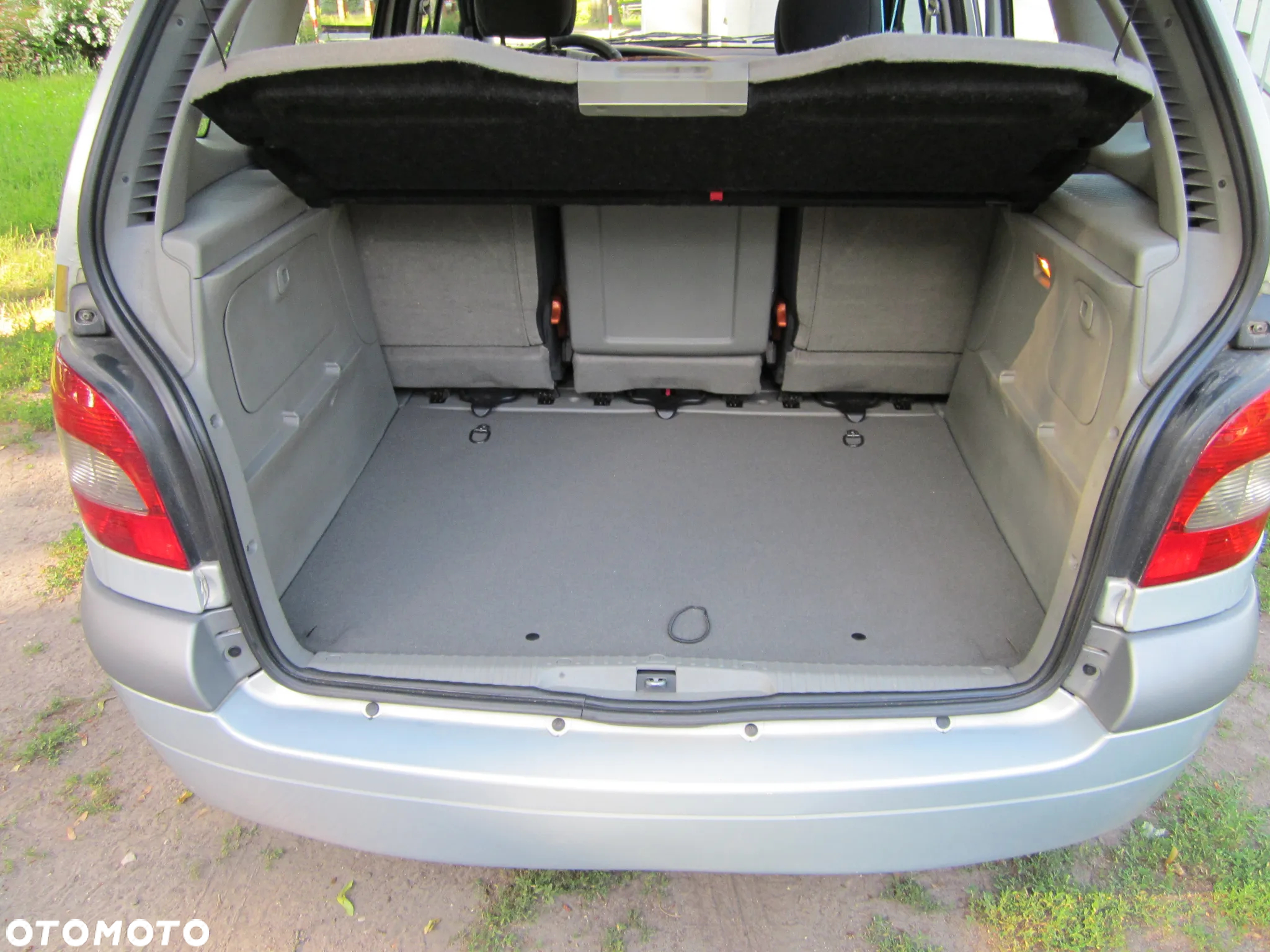 Renault Scenic 1.9 dCi EXpression - 8