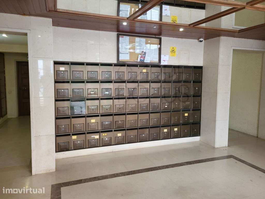 Apartamento T2 na Tapada das Mercês - Grande imagem: 5/44