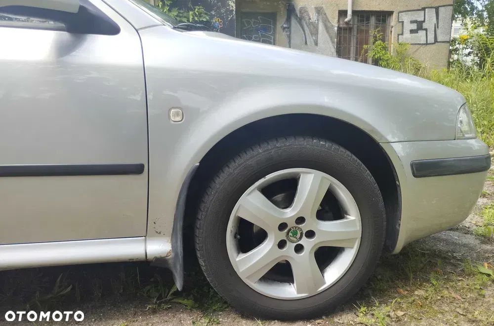 Skoda Octavia 1.6 Tour - 5