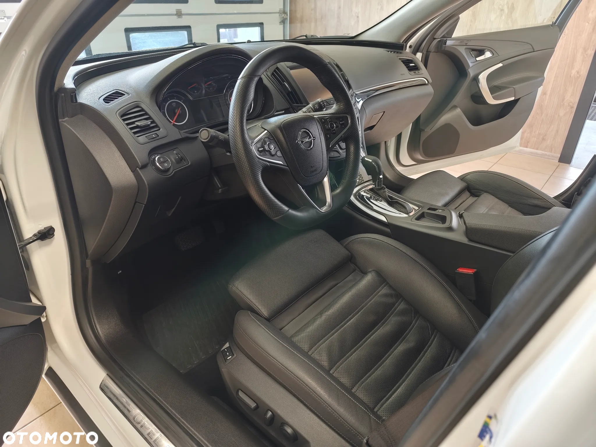 Opel Insignia 1.6 CDTI Edition - 9