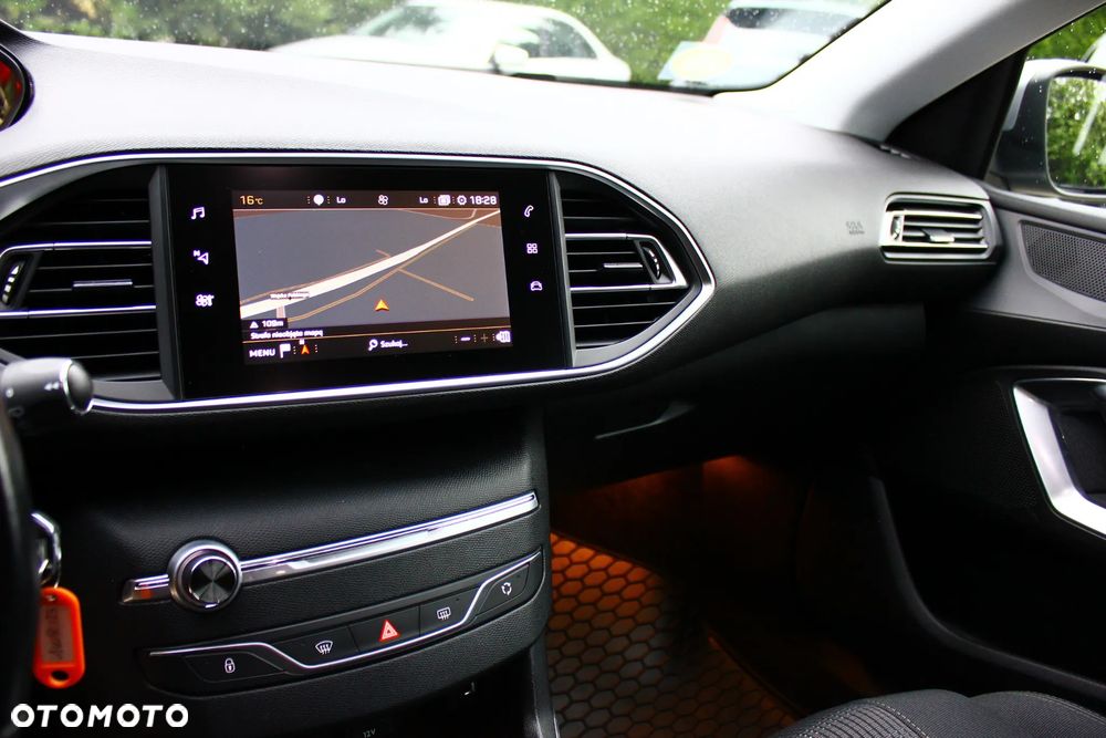 Peugeot 308 BlueHDi FAP 130 Stop & Start Allure - 25