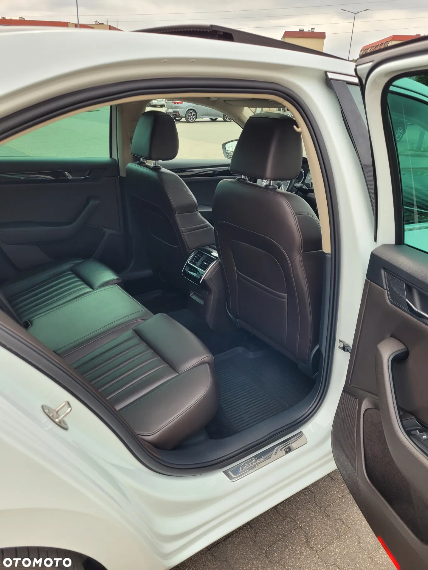 Skoda Superb 2.0 TDI L&K DSG - 12