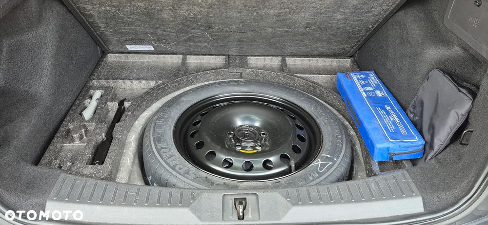 Ford Kuga 2.0 TDCi 2x4 Titanium - 24