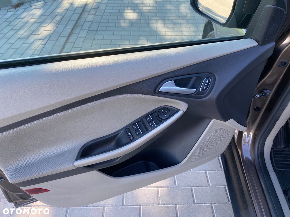 Ford Focus 1.6 Trend - 14