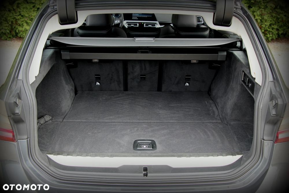 BMW Seria 3 330e Sport Line - 11