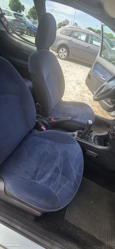 Peugeot 206 - 8