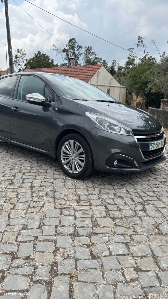 Peugeot 208 1.2 PureTech Style - 19