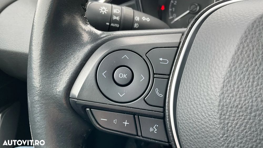 Toyota Corolla 1.8 HSD Dynamic - 29