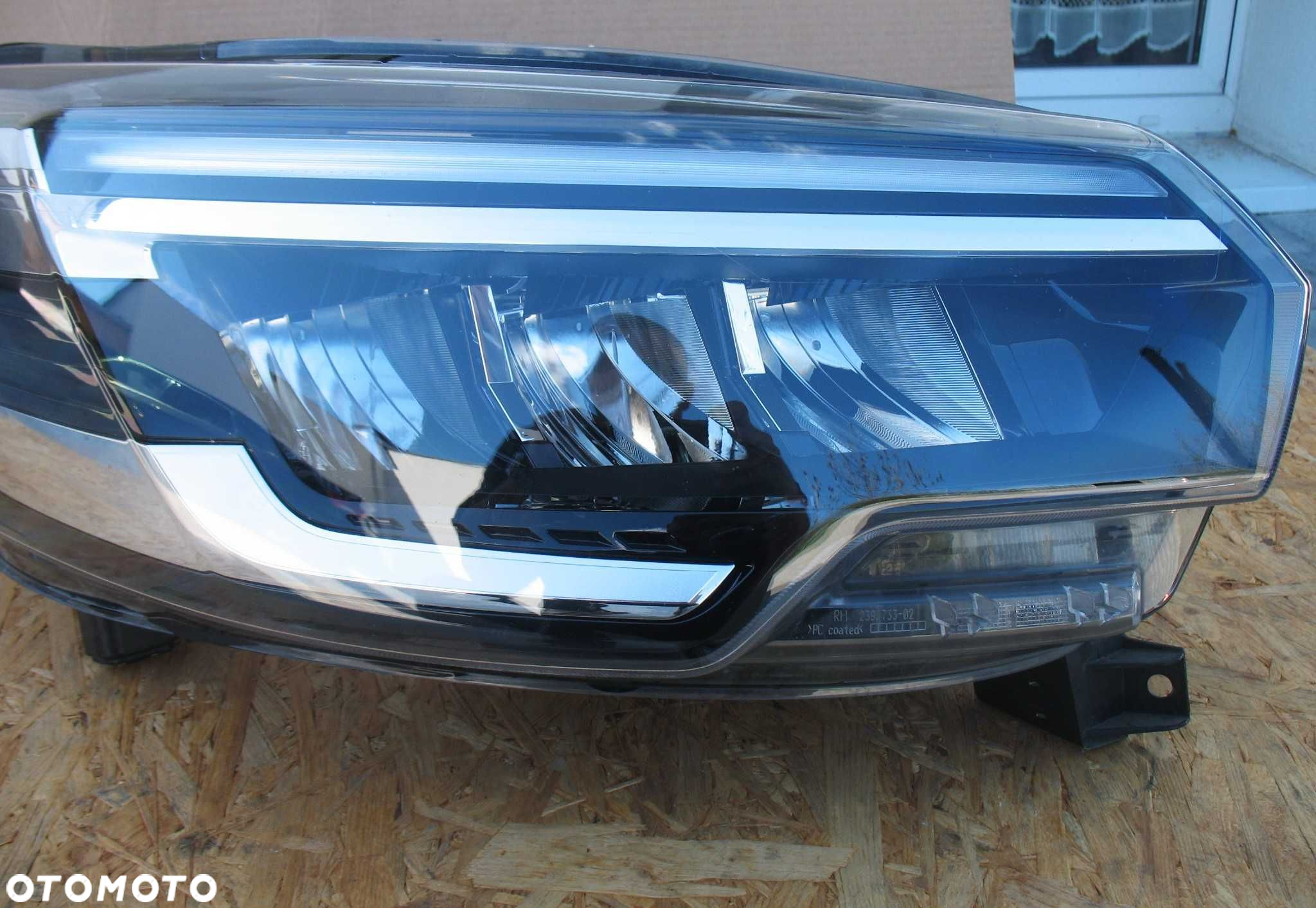 Nissan NV 300 Primastar II lift Lampa prawa Full Led 21-24r Idealna - 7