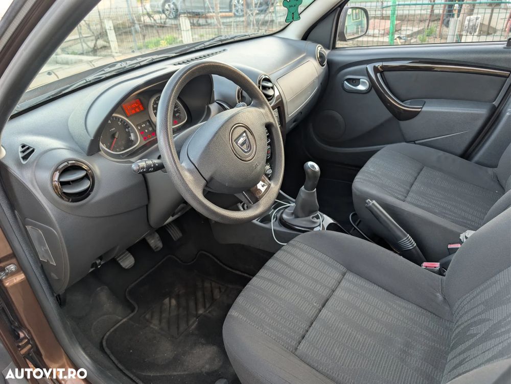 Dacia Duster 1.6 16V 105 4x2 Laureate - 10