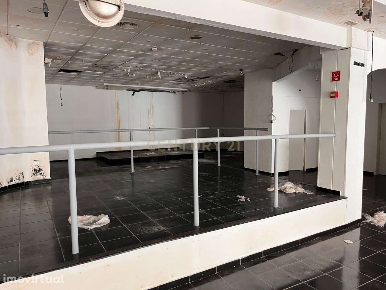 Moradia no Centro do Cartaxo – Excelente Oportunidade de Investimento! - Grande imagem: 4/47