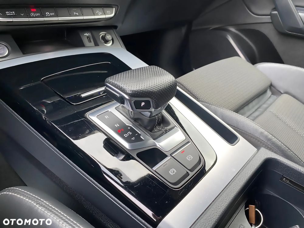 Audi Q5 40 TDI quattro S tronic S line - 28