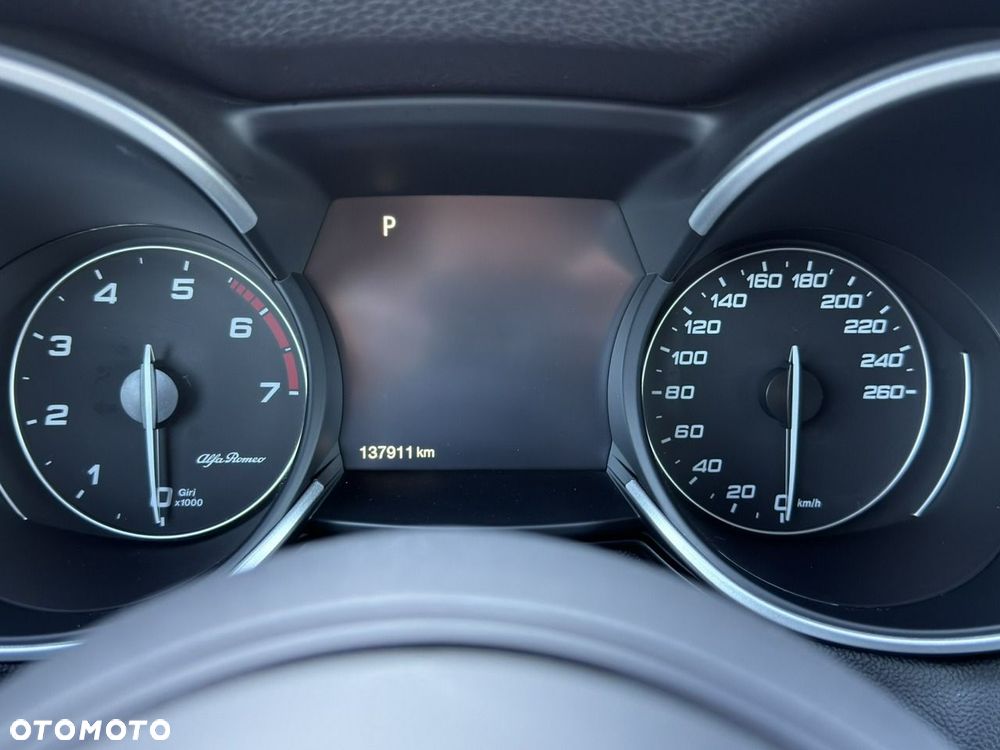 Alfa Romeo Stelvio 2.0 Turbo TI Q4 - 24