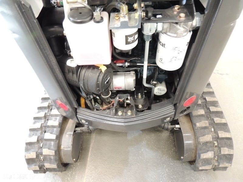 Bobcat E10 - 7