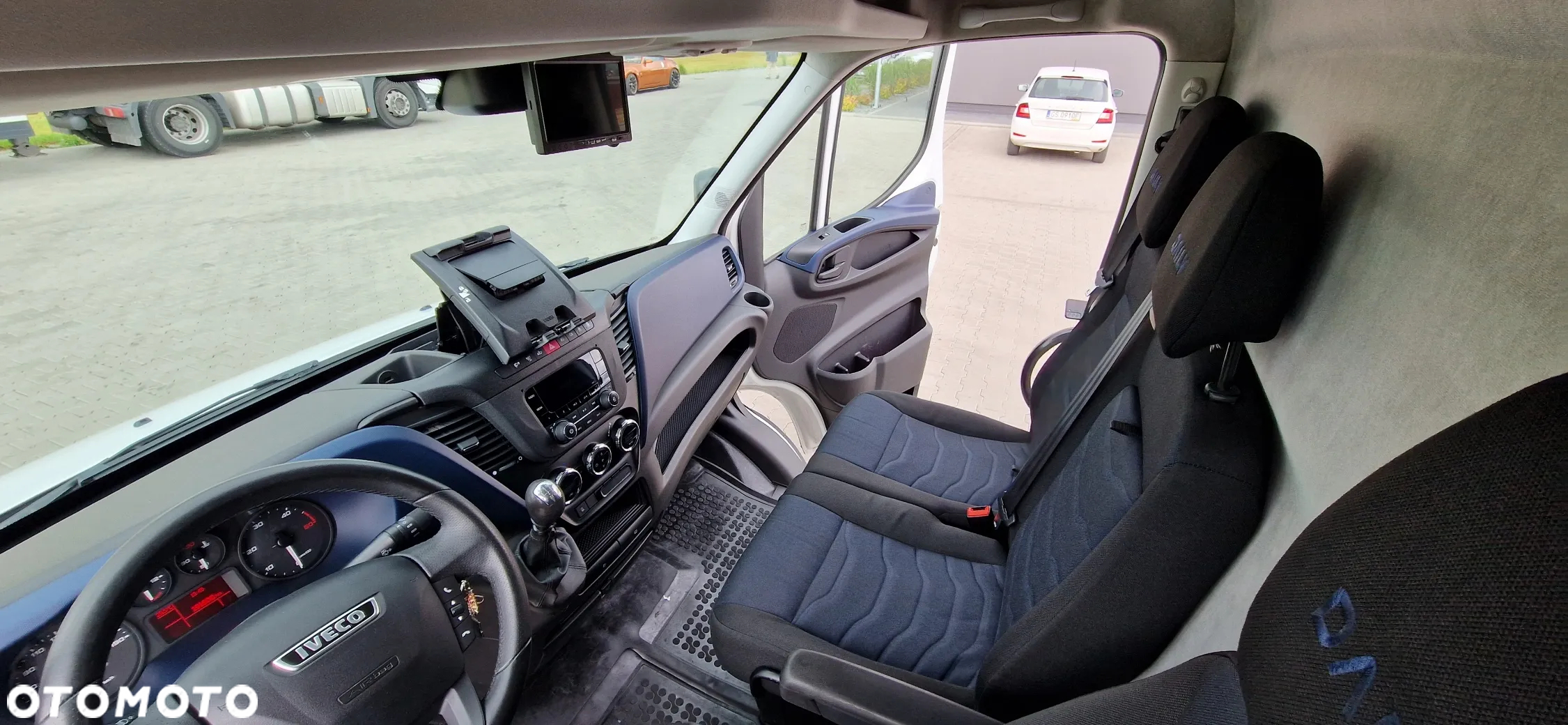 Iveco DAILY 35S18 - 10