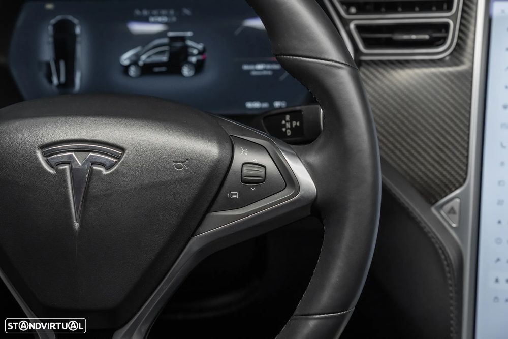 Tesla Model X 100D - 12