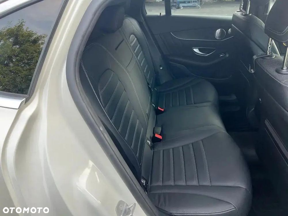 Mercedes-Benz GLC 300 4Matic 9G-TRONIC Edition Avantgarde - 16