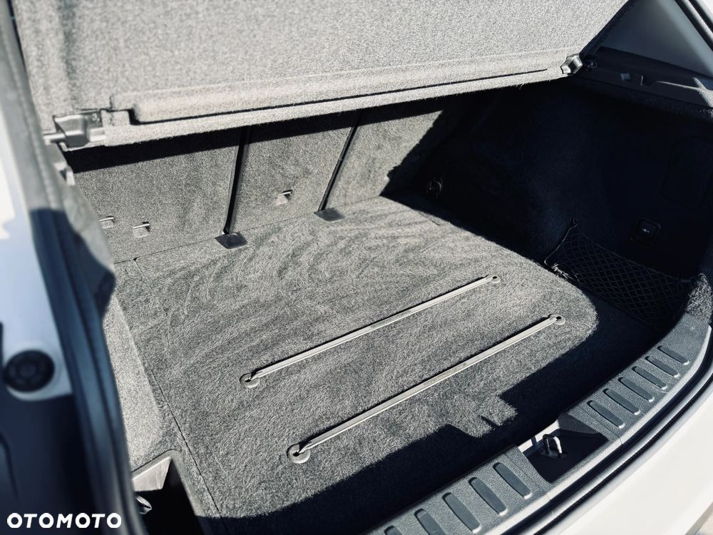 BMW X1 sDrive18d xLine - 16