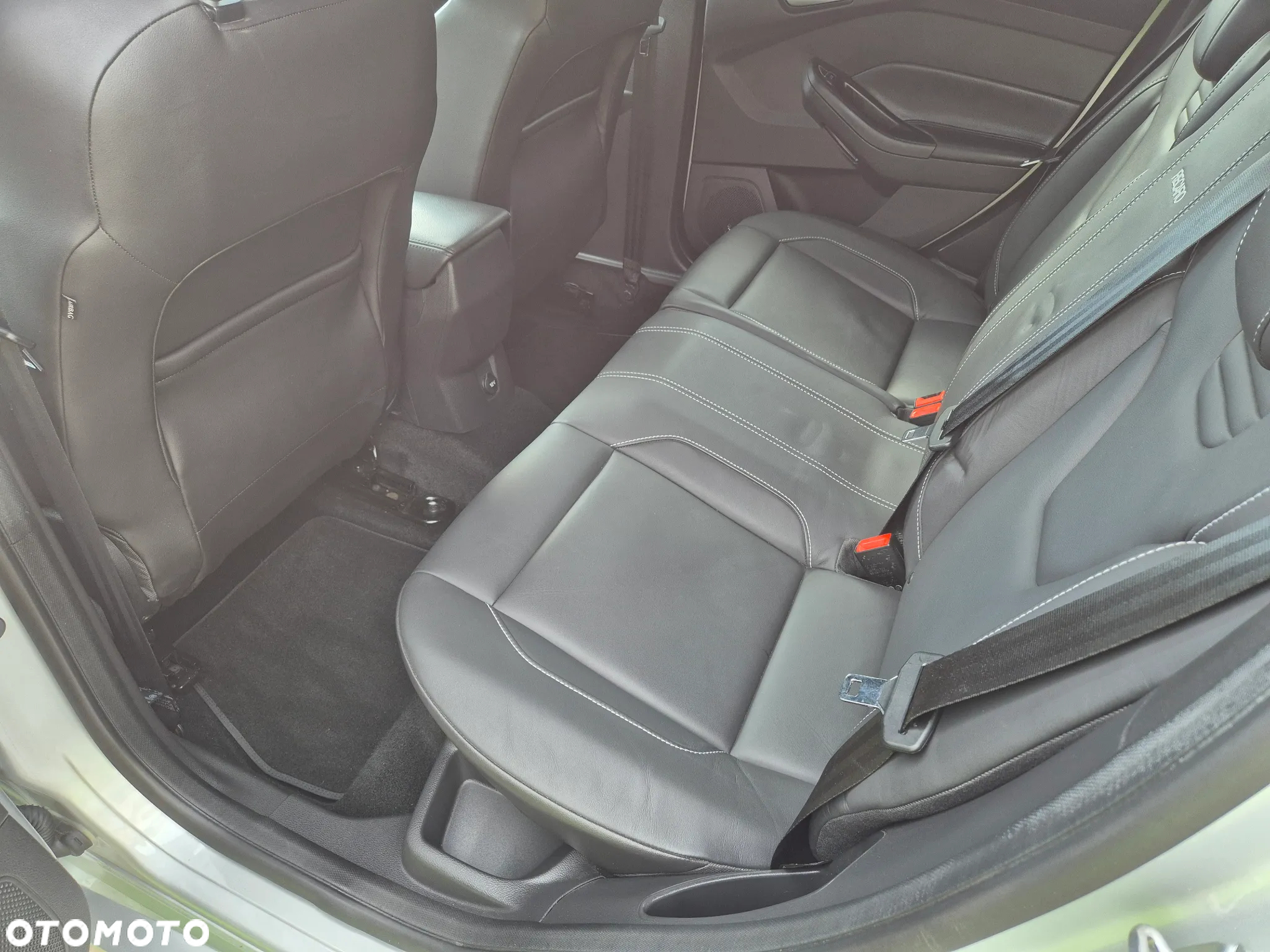Ford Focus 2.0 EcoBoost ST mit Leder-Sport-Paket - 13