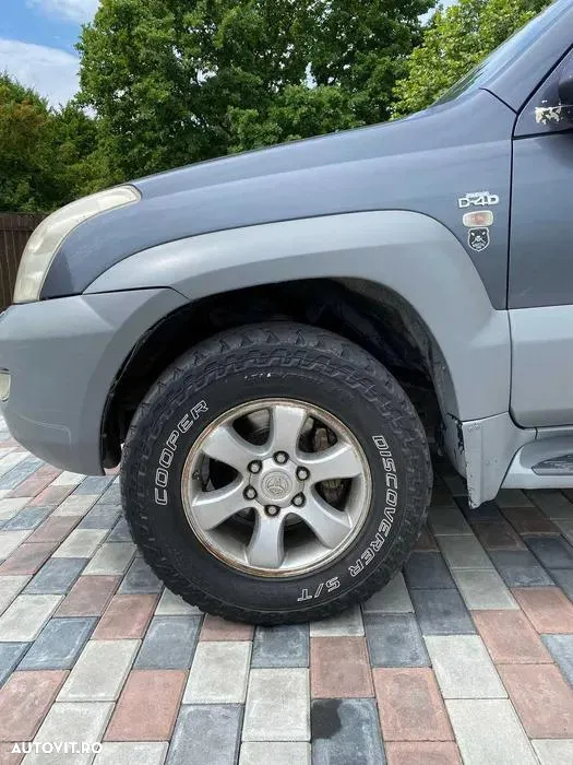 Toyota Land Cruiser - 4
