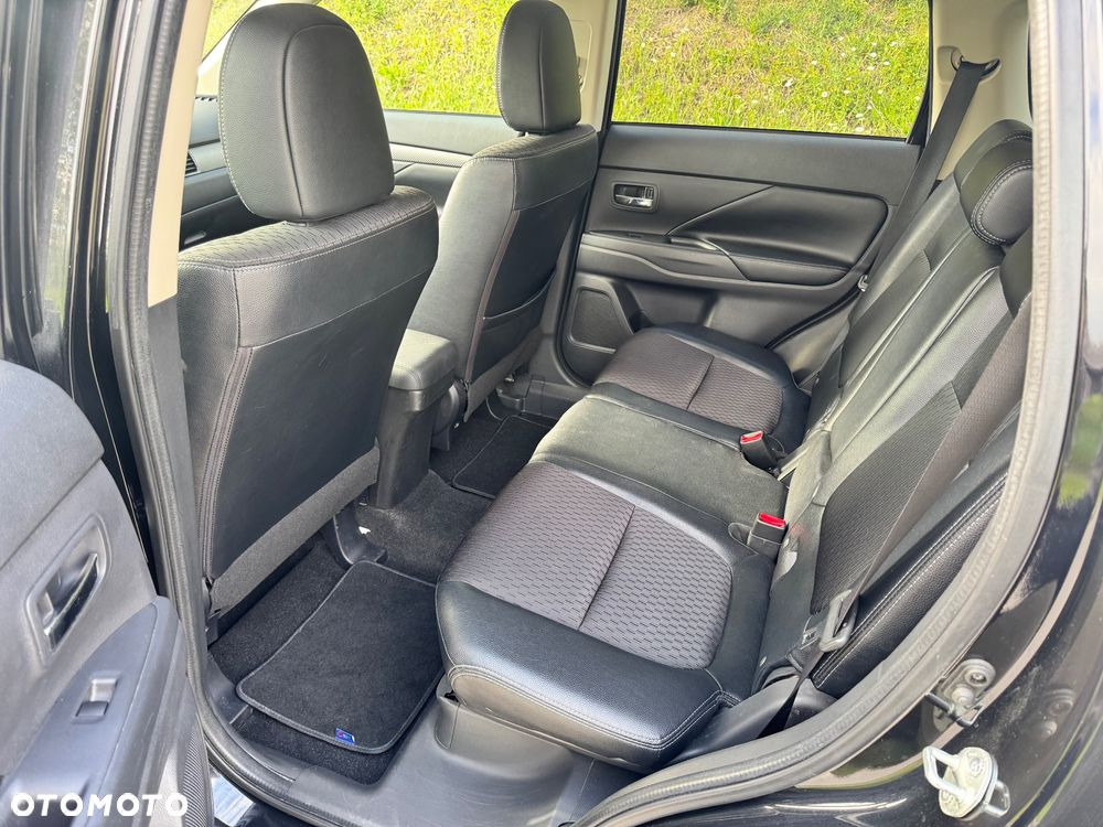 Mitsubishi Outlander 2.2 DI-D 4WD Intense - 13