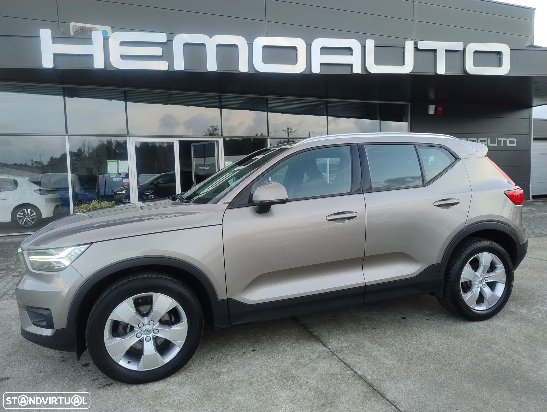 Volvo XC 40 2.0 D3 Momentum - 1