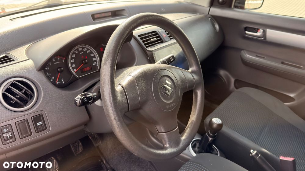 Suzuki Swift 1.3 Limited 25 - 34