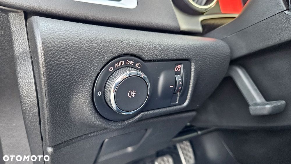 Opel Astra 2.0 CDTI Bi-Turbo S&S - 22