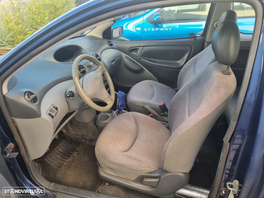 Toyota Yaris 1.0 Base - 6