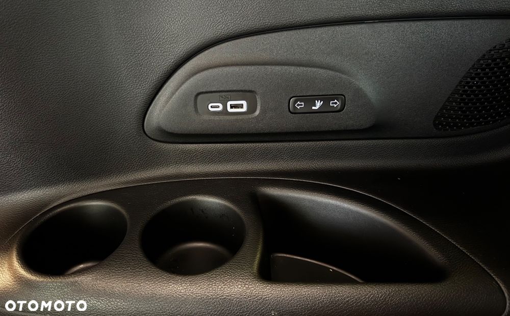 Chrysler Pacifica - 32
