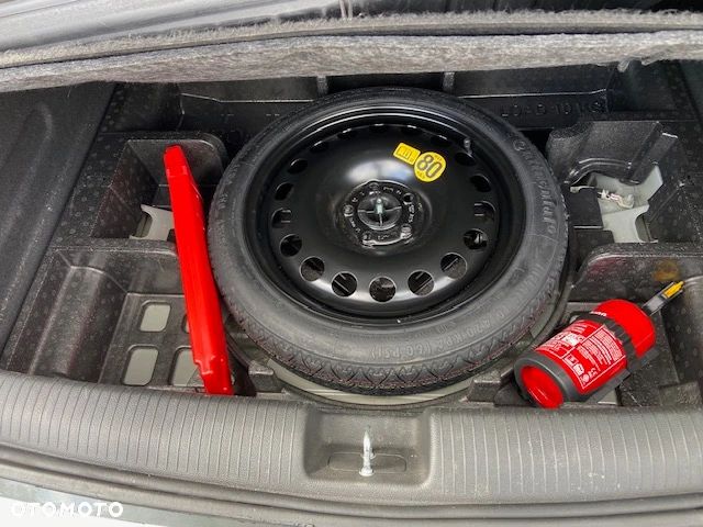 Opel Astra 1.2 T Light S&S - 10