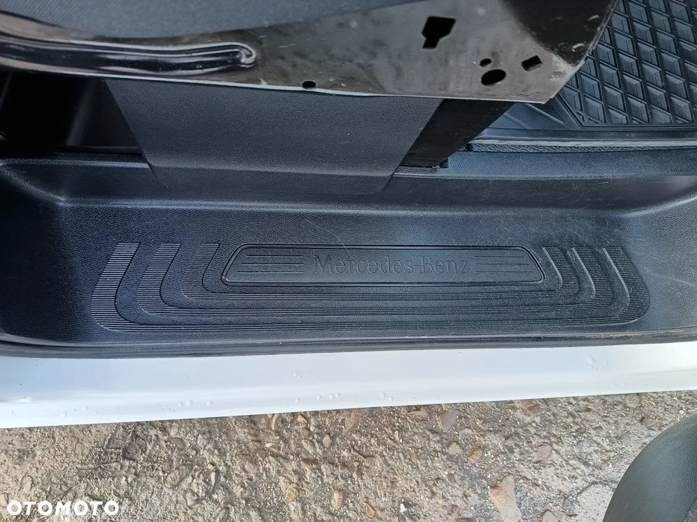 Mercedes-Benz VITO 1.6 diesel 111 CDI, WERSJA LONG L2H1! PRZEBIEG TYLKO 154000!! BOGATE WYPOSAŻENIE, STAN SUPER, 2015 rok, BEZ WKŁADU FINANSOWEGO! - 32