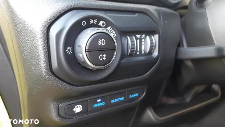 Jeep Wrangler - 12