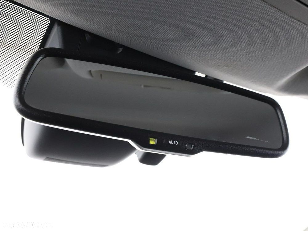 Toyota Auris 1.8 VVT-i Automatik Team Deutschland - 34