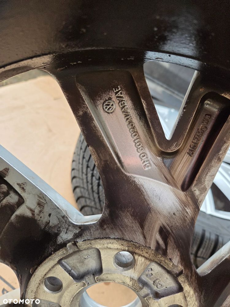 Felgi koła zimowe VW Golf VIII 8 18 Cali Bergamo 225/40R18 92V AO 5H0601025M 7.5Jx18H2 ET 51 5H0601025AB DOT 2223 2023 Rok - 16