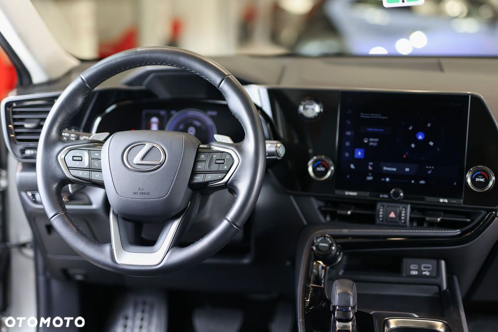 Lexus NX 350h Business AWD - 37