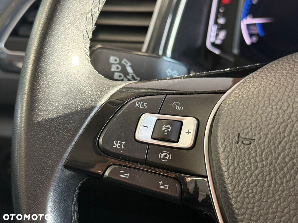 Volkswagen T-Roc - 15